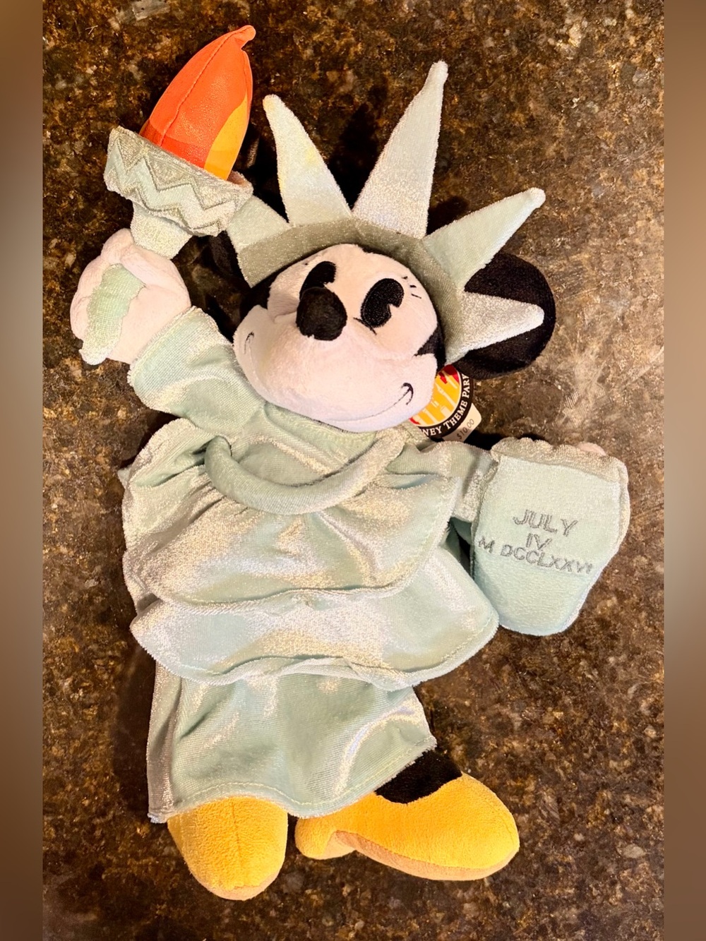 VTG 90s Disney Parks Liberty.
Minnie Mouse Plush Bean Bag New
York